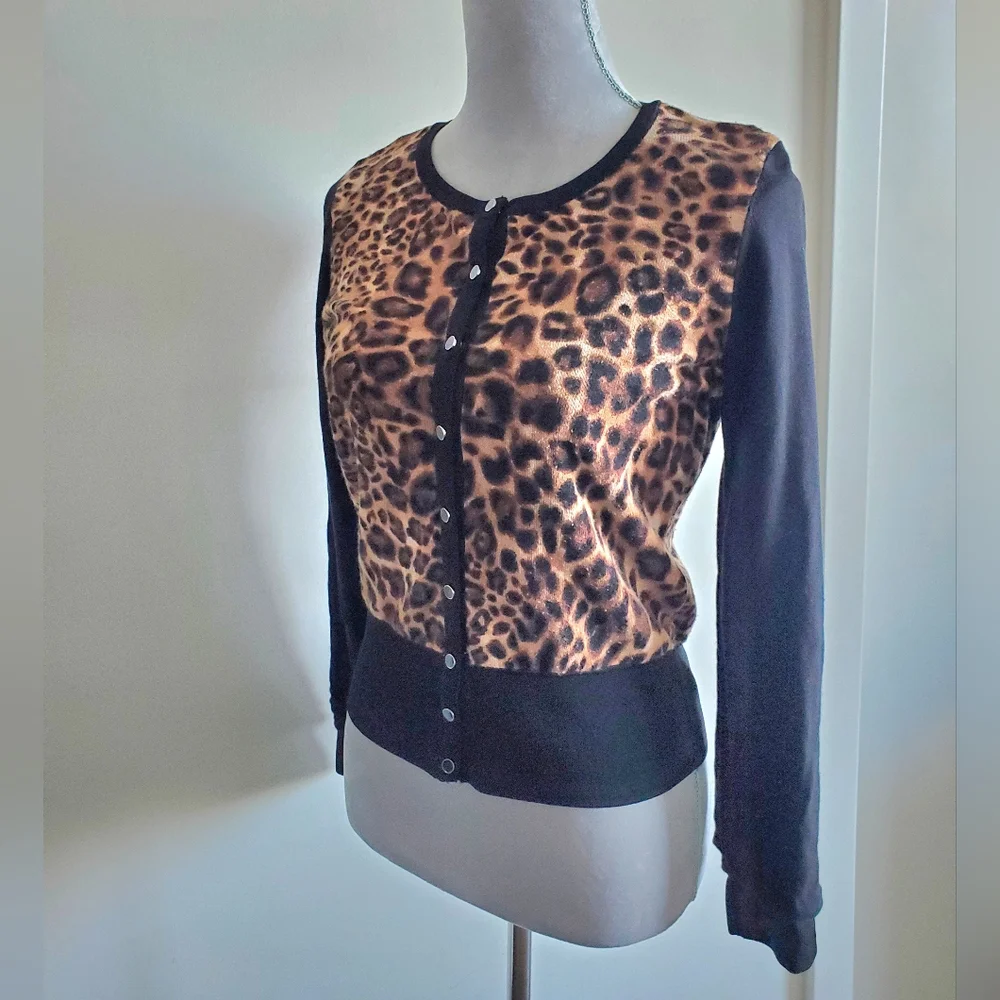 WHBM Leopard 🐆 Cardigan - Picture 4 of 14